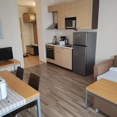 Apartment E003 в бийч - усещането да живееш на плажа !!!