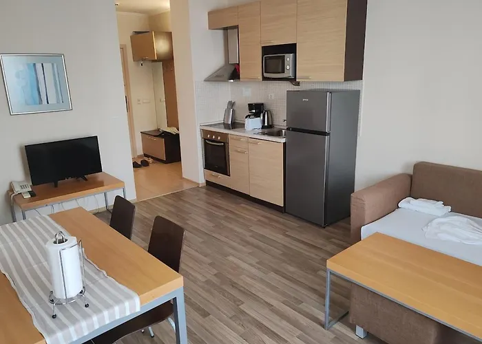 Apartment E003 в бийч - усещането да живееш на плажа !!!