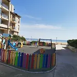 Apartment E003 в бийч - усещането да живееш на плажа !!! Obzor