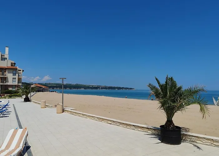 아파트 E003 в бийч - усещането да живееш на плажа !!! *