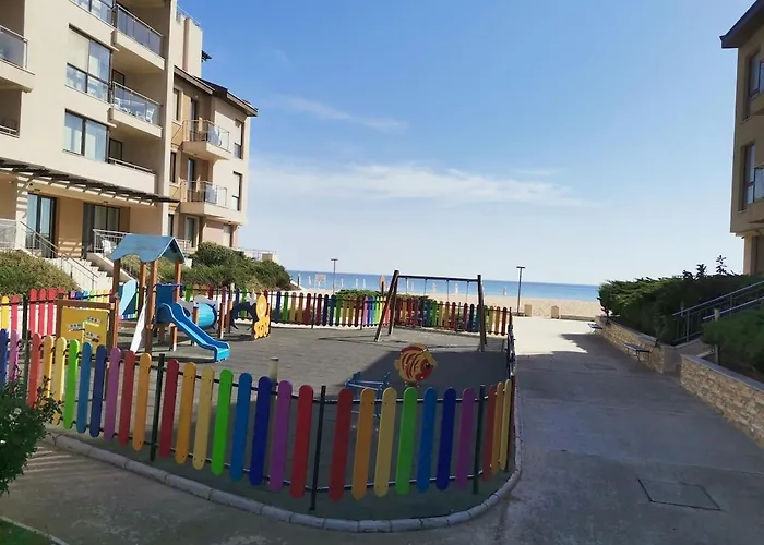 アパート E003 в бийч - усещането да живееш на плажа !!! オブゾー